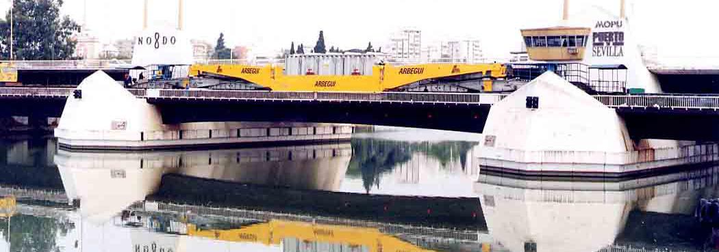 Transformer transport with 32 axle wagon in Seville, Spain