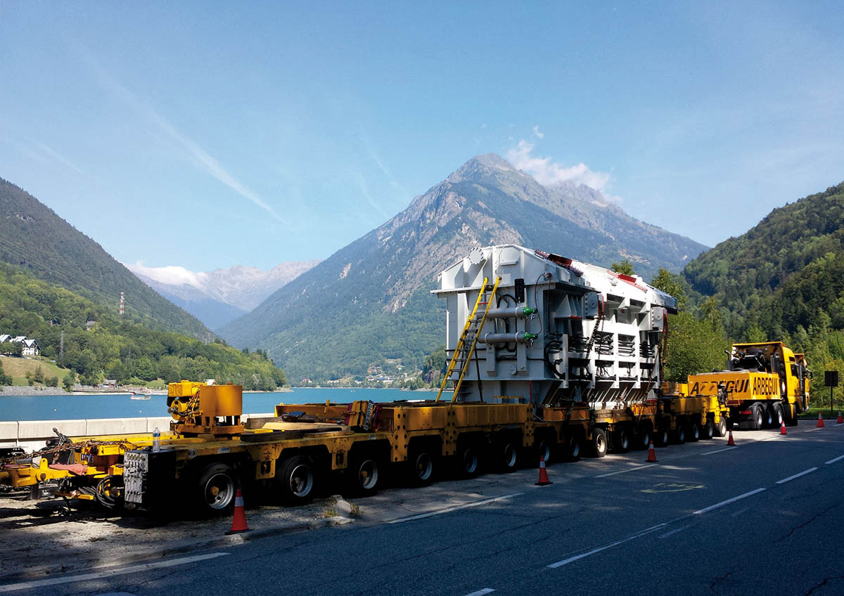 Transporte de transformador en los Alpes Arbegui Transportes Especiales